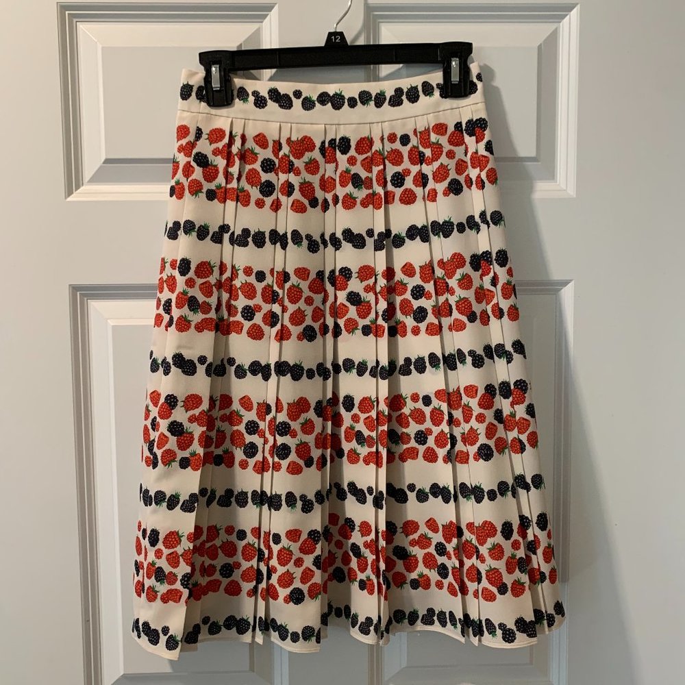 J. CREW Pleated Skirt in Berry Print / 00 / IVORY
